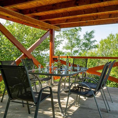 Panorama Apartmanhaz Esztergom Exterior foto