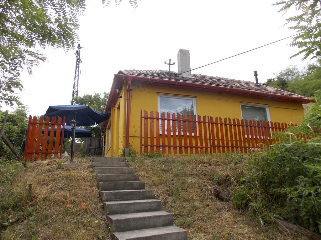 Panorama Apartmanhaz Esztergom Zimmer foto